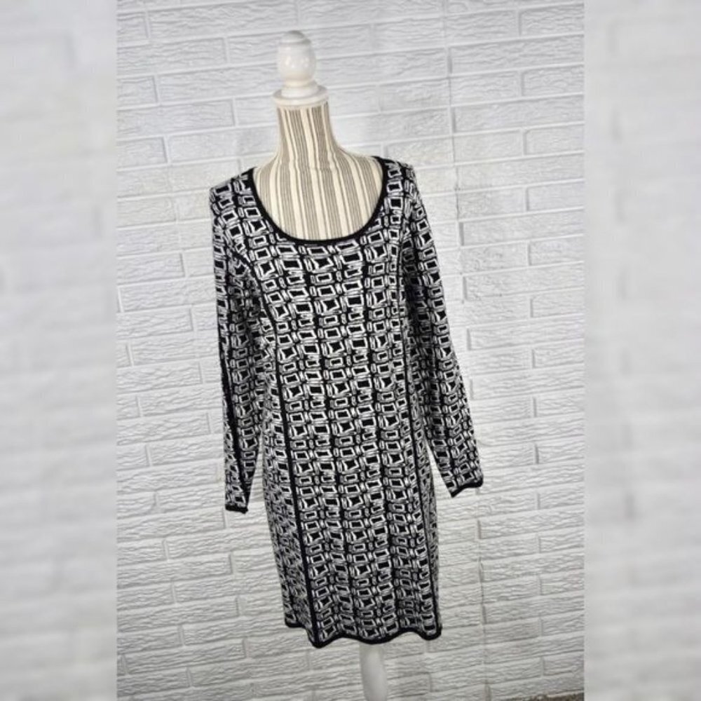 Yest Black & White Geometric Sweater Dress Size 14